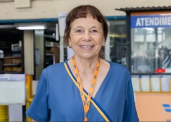 Iara Jamra interpreta Ana Lúcia em "Volta Por Cima". • Globo/Fábio Rocha