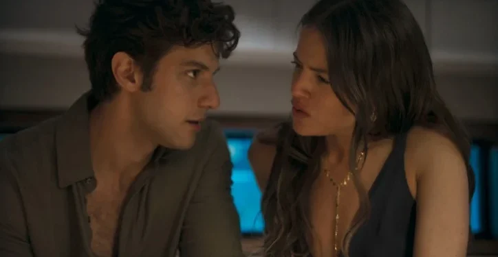 Luma (Agatha Moreira) descobrirá maior segredo de Mavi (Chay Suede) em "Mania de Você". • Reprodução/Globoplay