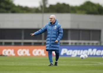 Dorival Jr. em treino da Seleção Brasileira • Foto: Rafael Ribeiro/CBF