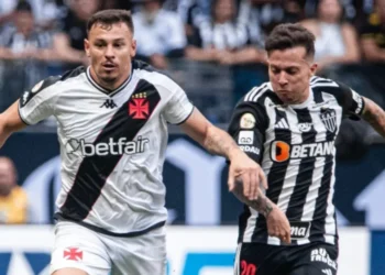 Vasco tem 100% de aproveitamento contra o Galo • Leandro Amorim / Vasco