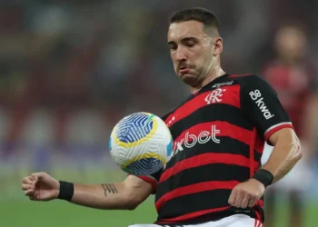 Léo Ortiz durante jogo do Flamengo • Wagner Meier/Getty Images