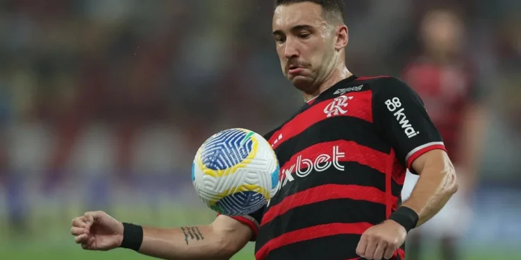 Léo Ortiz durante jogo do Flamengo • Wagner Meier/Getty Images