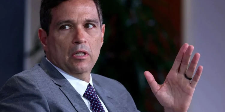 Campos Neto diz que Pix poderá fazer funções de cartão de crédito a custo mais baixo