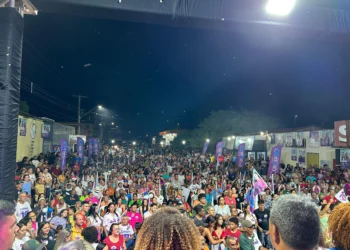 Camila Fernandes encerra campanha e reafirma confiança na população