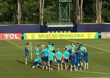Dorival Jr comanda treino na Academia de Futebol, CT do Palmeiras, em São Paulo • Foto: Ludmila Candal / CNN Brasil