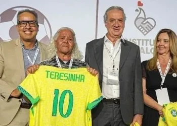 Teresinha, torcedora ilustre do Atlético-MG, é homenageada no Futcon & ESG • Reprodução/Instagram Instituto Galo