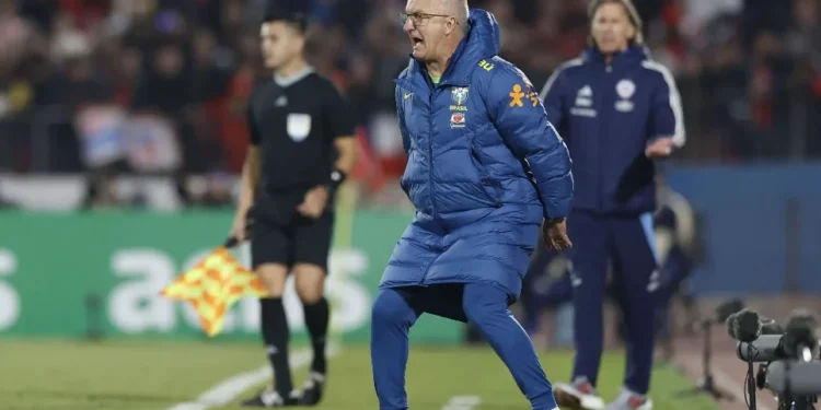 Brasil perde Paquetá, e Dorival vai convocar novo jogador para enfrentar o Peru