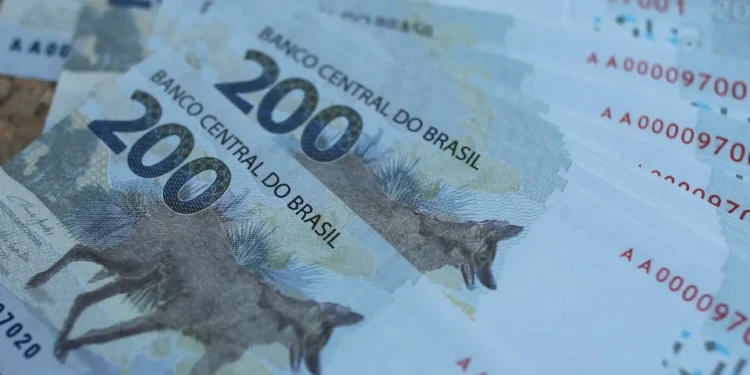Meta fiscal é possível em 2024, mas depende de novo aperto nos gastos, apontam especialistas