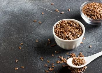 Sementes de linhaça são ricas em substâncias que podem proteger contra o diabetes tipo 2 • azerbaijan_stockers/Freepik