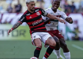 Arrascaeta, do Flamengo, e Jhon Arias, do Fluminense • Lucas Merçon / Fluminense