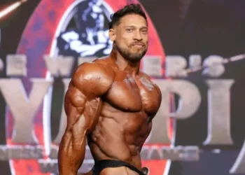 Ramon Dino em apresentação nas prévias do Mr. Olympia • Reprodução/Instagram Mr. Olympia