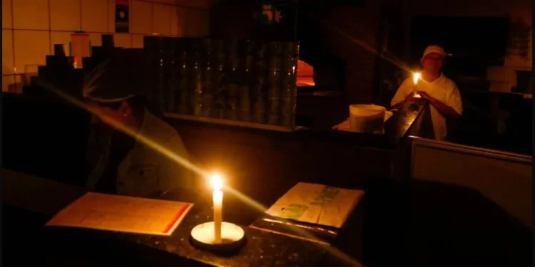 Empresa sem energia elétrica • Aloisio Mauricio/Fotoarena/Estadão Conteúdo - 12.out.2024