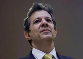 Ministro da Fazenda, Fernando Haddad, durante cerimônia no Palácio da Alvorada, em Brasília • 02/05/2023REUTERS/Ueslei Marcelino