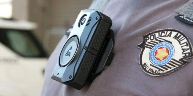 Governo de SP assina contrato para compra de 12 mil câmeras corporais para uso da PM estadual