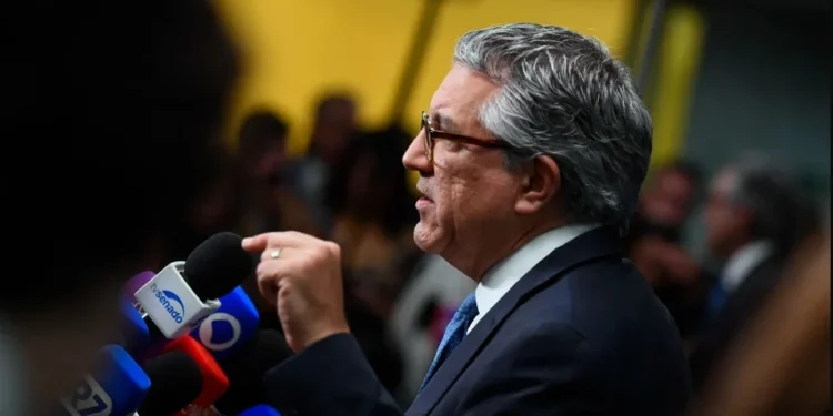 Apagão em SP: Lula pediu medidas enérgicas, diz Padilha