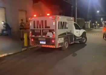 Vítima foi socorrida no local, mas não resistiu — Foto: Luiz Ernandes/Divulgação