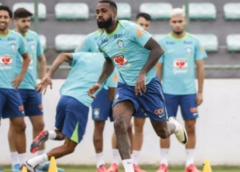Gerson, do Flamengo, será titular da Seleção Brasileira contra o Peru • Rafael Ribeiro/CBF