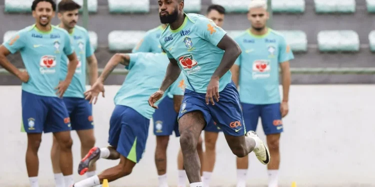 Gerson, do Flamengo, será titular da Seleção Brasileira contra o Peru • Rafael Ribeiro/CBF