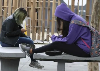 Objetivo do governo é que a medida já esteja válida em todas as escolas do Brasil no início do próximo ano letivo • Rovena Rosa/Agência Brasil