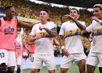 Jogadores durante comemoração de um dos gols da vitória contra o Chile • Divulgação / Conmebol