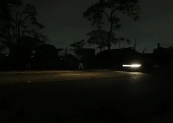 As unidades sem energia elétrica acionaram a concessionária responsável e aguardam a manutenção da rede • Paulo Pinto/Agência Brasil