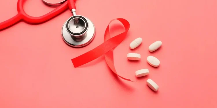 HIV não é Aids: entenda diferença entre o vírus e a doença