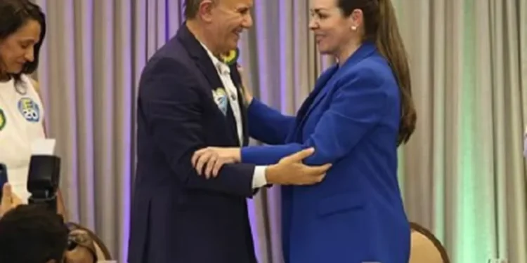 Prefeita Cinthia Ribeiro declara apoio a Eduardo Siqueira Campos para o segundo turno