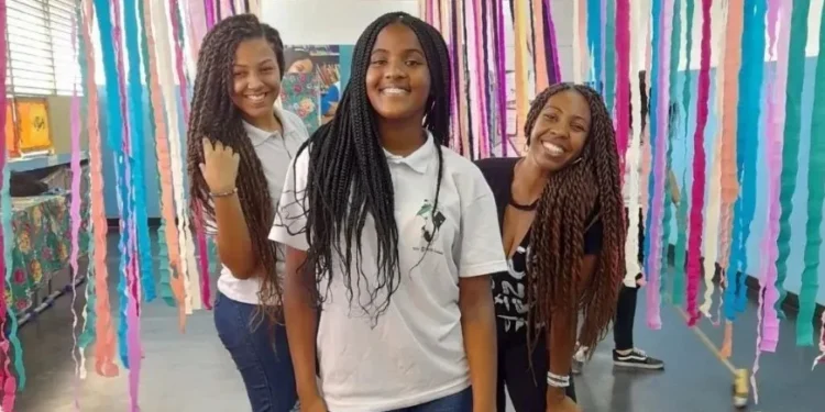 “Professora do Ano” leva prêmio nacional por projeto antirracista