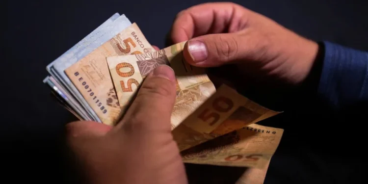 Teto salarial para agentes públicos é de R$ 44 mil mensais, mas auxílios, ressarcimentos e outros dispositivos criam os chamados “supersalários” • Marcello Casal Jr./Agência Brasil