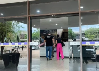 Secretarias do governo do Tocantins são alvos de operação da Polícia Civil. — Foto: TV Anhanguera/ Ana Paula Rehbein