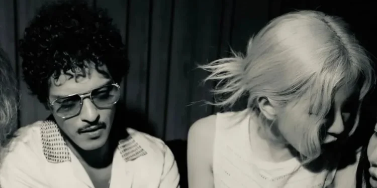 Bruno Mars e Rosé, do Blackpink, vão lançar uma música juntos na sexta-feira (18)