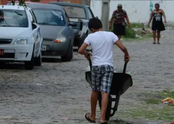 Em 2023, o Brasil ainda tinha 1,607 milhão de crianças e adolescentes em situação de trabalho infantil. • Walter Campanato/Agência Brasil