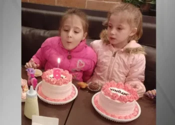 As gêmeas Antônia e Manoela Pereira, de 6 anos, morreram em um intervalo de 8 dias no Rio Grande do Sul • Reprodução/redes sociais