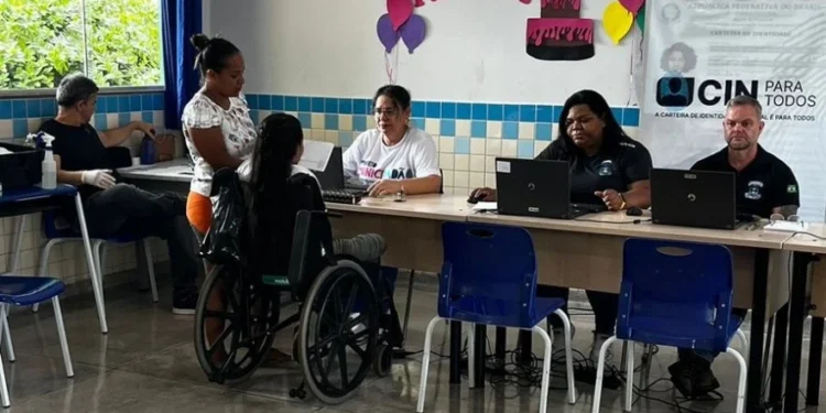 Estudantes fizeram nova Carteira de Identidade através do projeto MiniCidadão