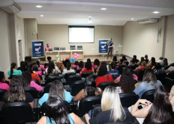 Ação referente ao Outubro Rosa levou informação e conhecimento às servidoras da Seciju. Créditos: Nayla Oliveira/Governo do Tocantins
