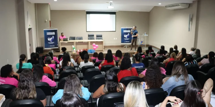 Ação referente ao Outubro Rosa levou informação e conhecimento às servidoras da Seciju. Créditos: Nayla Oliveira/Governo do Tocantins