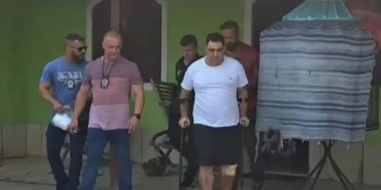 Momento em que Luiz Cicatriz é preso em Maricá (RJ) • Reprodução