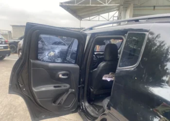 Imagens mostram como ficou carro do prefeito Aprígio após atentado • Reprodução