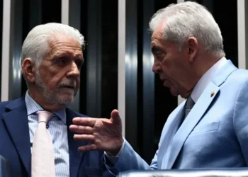 Otto (à direita) ficará no lugar de Jaques (à esquerda) pelas próximas semanas • 12/06/2024 - Jefferson Rudy/Agência Senado