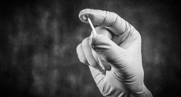 Chips da beleza: Anvisa proíbe venda e uso de implantes hormonais