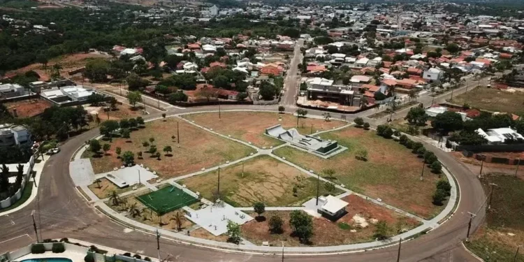 Polícia atira contra pneus de carro após tentativa de fuga e motorista é preso em Paraíso do Tocantins