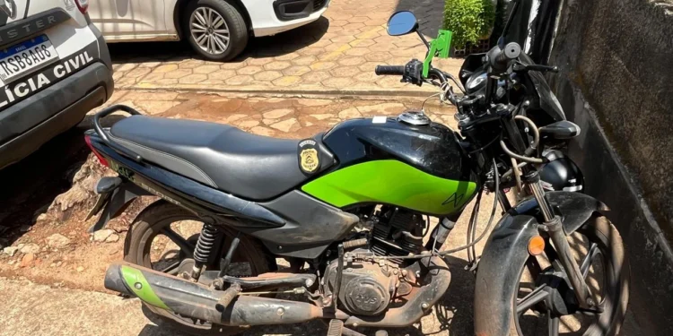 Em Palmas, mulheres furtam motocicleta em posto de combustíveis, fogem e são presas pela Polícia Civil em Porto Nacional