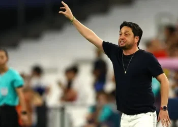 Técnico Arthur Elias em jogo do Brasil • 6/8/2024 REUTERS/Andrew Boyers