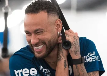 Neymar sorri em treino do Al-Hilal • Reprodução/Instagram Al-Hilal
