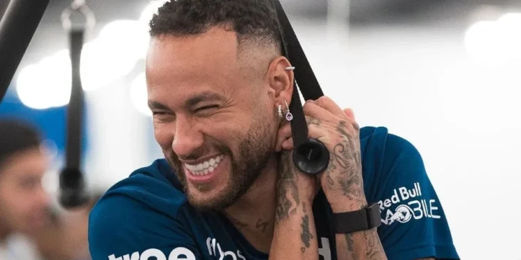 Neymar provoca amigo com camisa do São Paulo, e torcedores reagem
