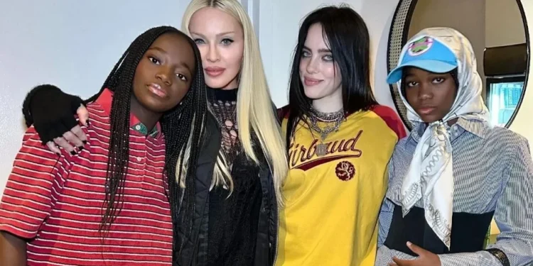 Madonna e as filhas tietam Billie Eilish em show; veja fotos