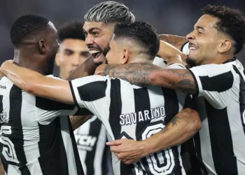 Jogadores do Botafogo comemoram gol em partida contra o Peñarol pela Libertadores • Vítor Silva/Botafogo