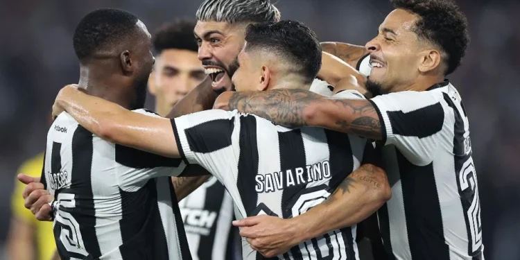 Libertadores: Botafogo atropela Peñarol e encaminha vaga na final