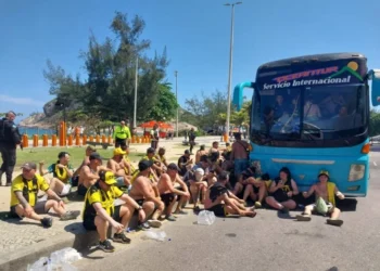 Torcedores do clube uruguaio se envolveram em confusão na manhã da última quarta-feira (23) • Polícia Militar RJ