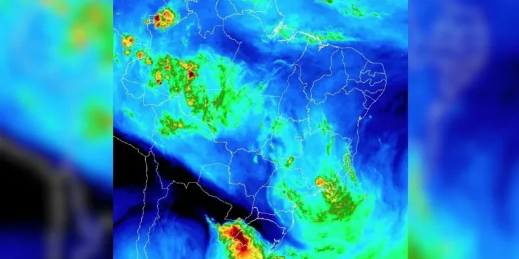 Ciclone se aproxima do Sul do Brasil; Inmet emite alerta de perigo